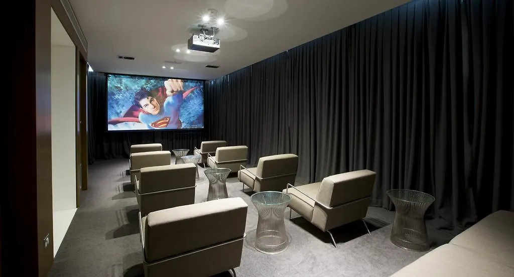 Aria Apartments Gold Coast 4*,