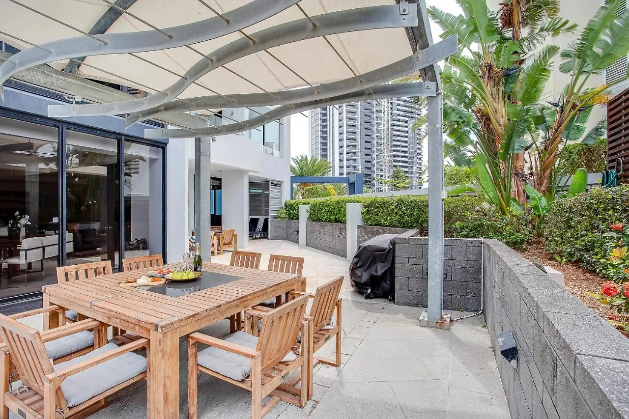 **** Aparthotel Aria Apartments Gold Coast Australia