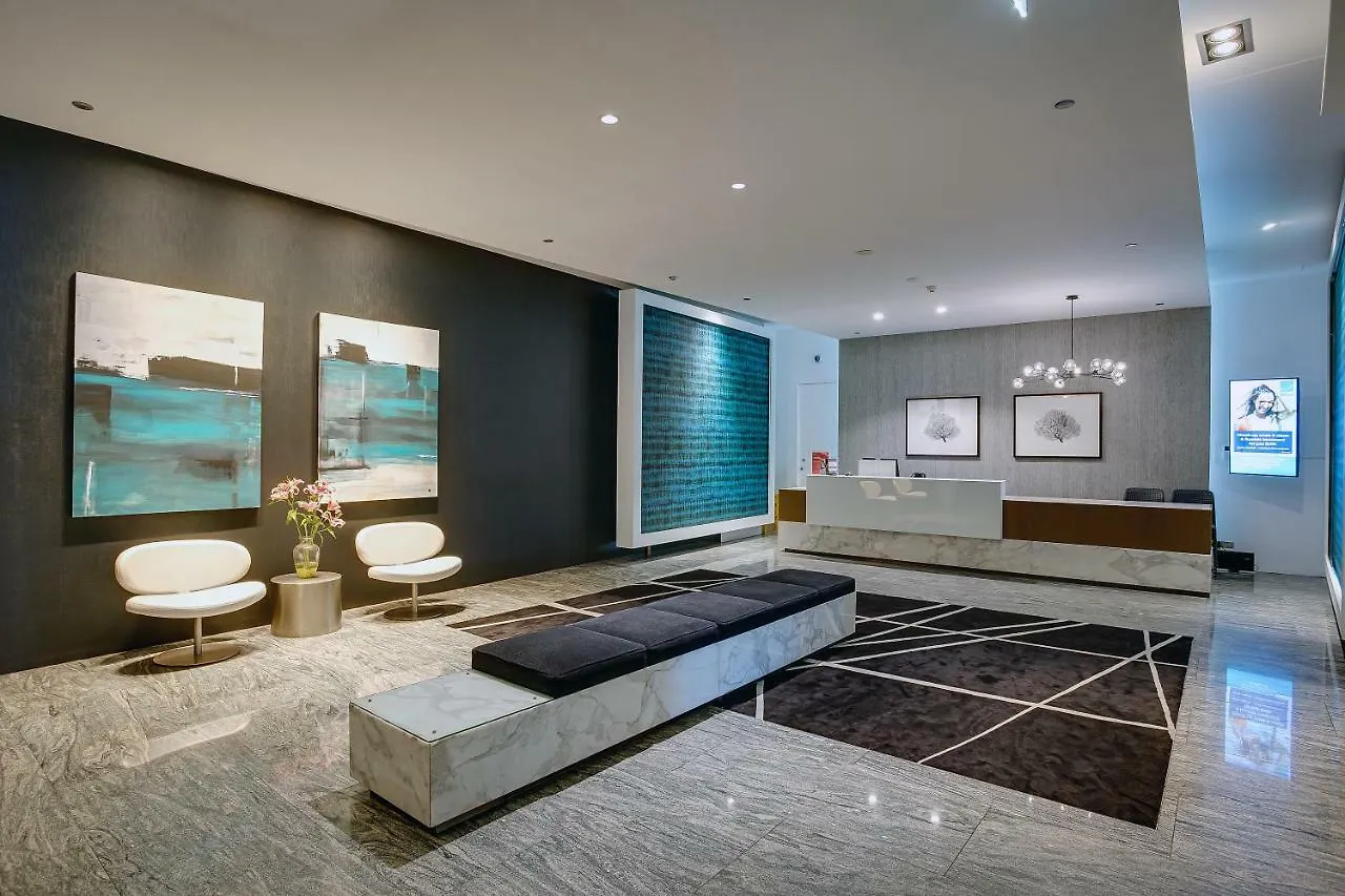 Aria Apartments Gold Coast 4*,